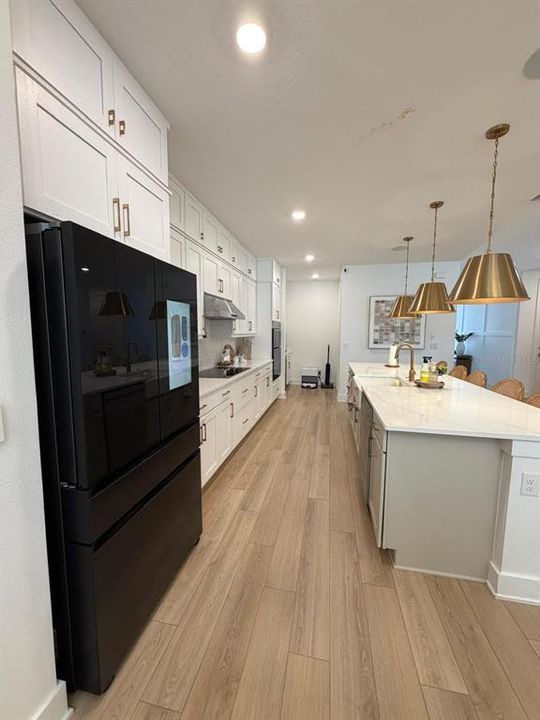 Activo con contrato: $969,000 (5 camas, 4 baños, 3787 Pies cuadrados)