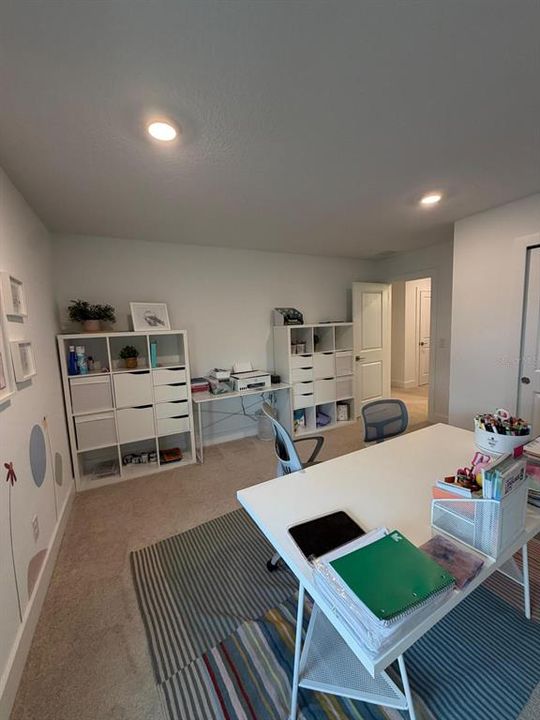 Activo con contrato: $969,000 (5 camas, 4 baños, 3787 Pies cuadrados)