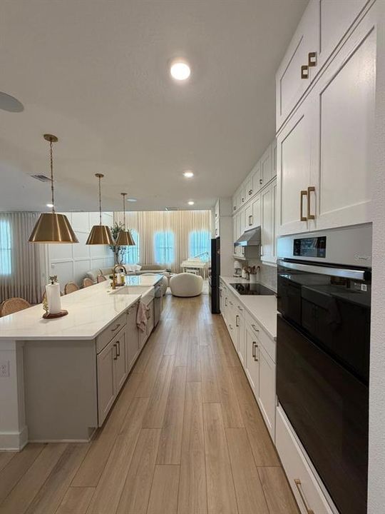 Activo con contrato: $969,000 (5 camas, 4 baños, 3787 Pies cuadrados)