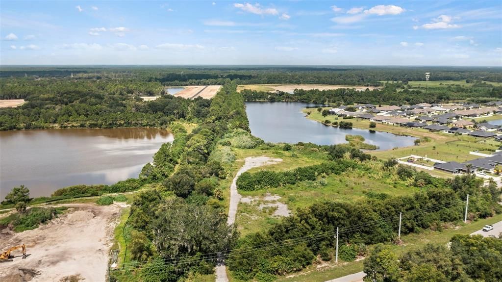 待售: $397,850 (5.60 acres)