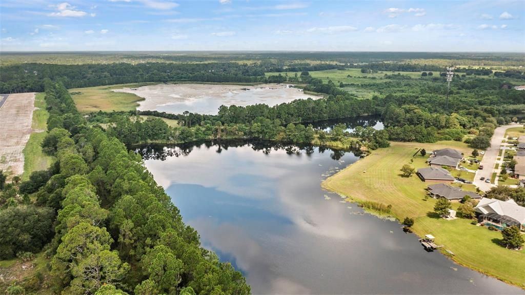 待售: $397,850 (5.60 acres)
