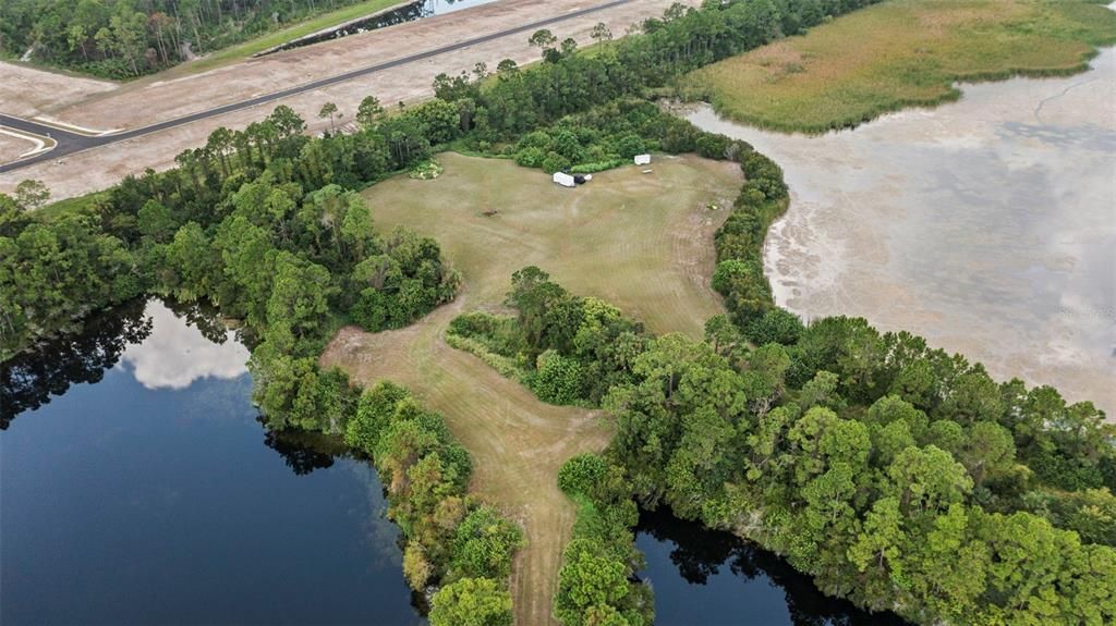 待售: $397,850 (5.60 acres)