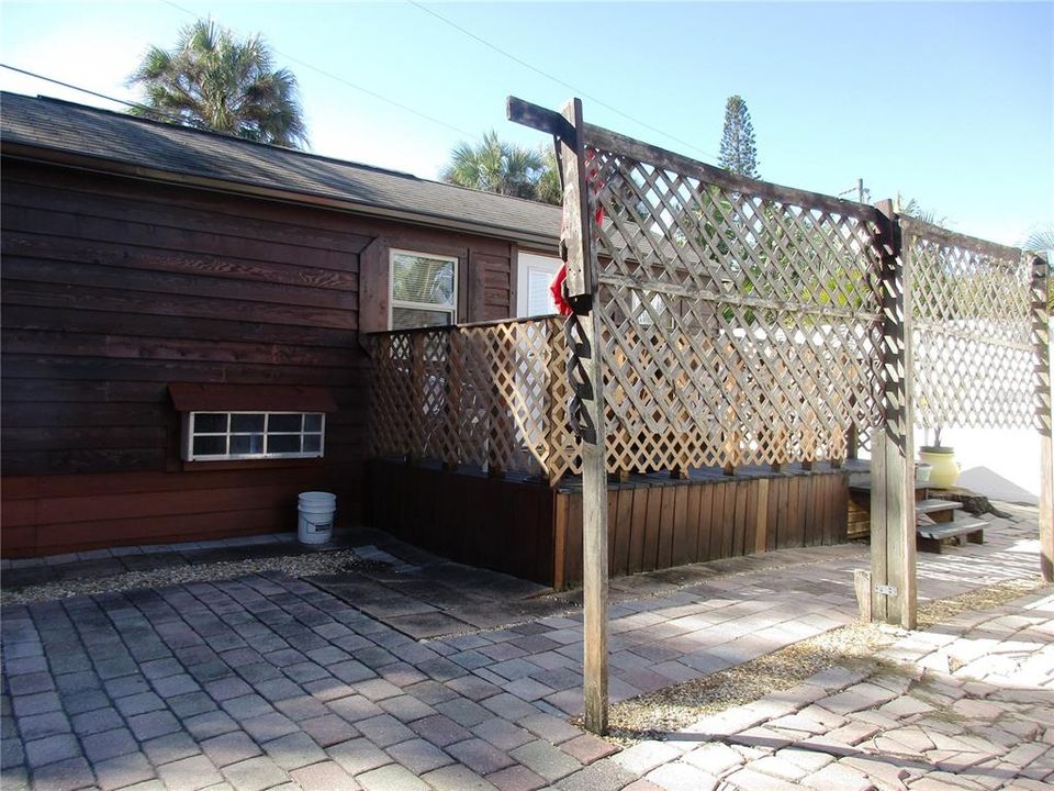 For Sale: $1,200,000 (5 beds, 0 baths, 2961 Square Feet)