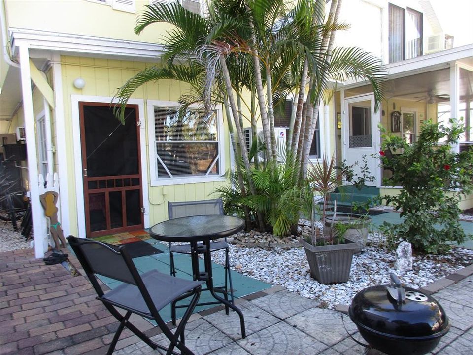 For Sale: $1,200,000 (5 beds, 0 baths, 2961 Square Feet)