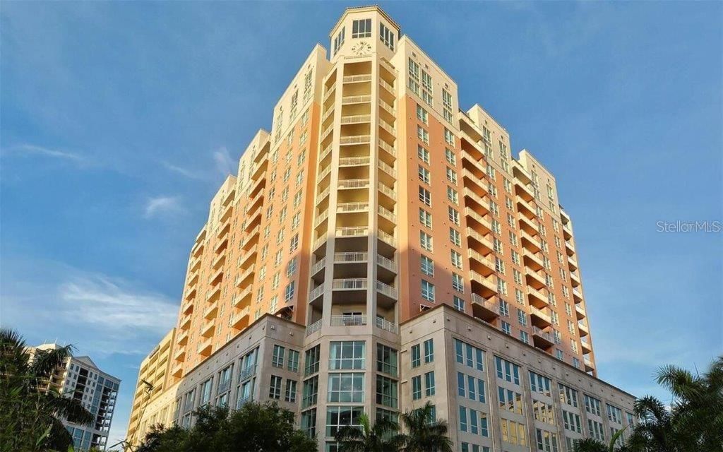 Recently Sold: $550,000 (2 beds, 2 baths, 1165 Square Feet)