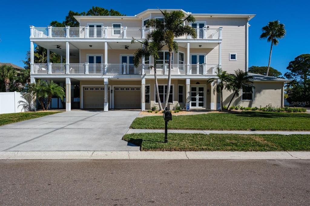 En Venta: $1,599,900 (4 camas, 3 baños, 3334 Pies cuadrados)
