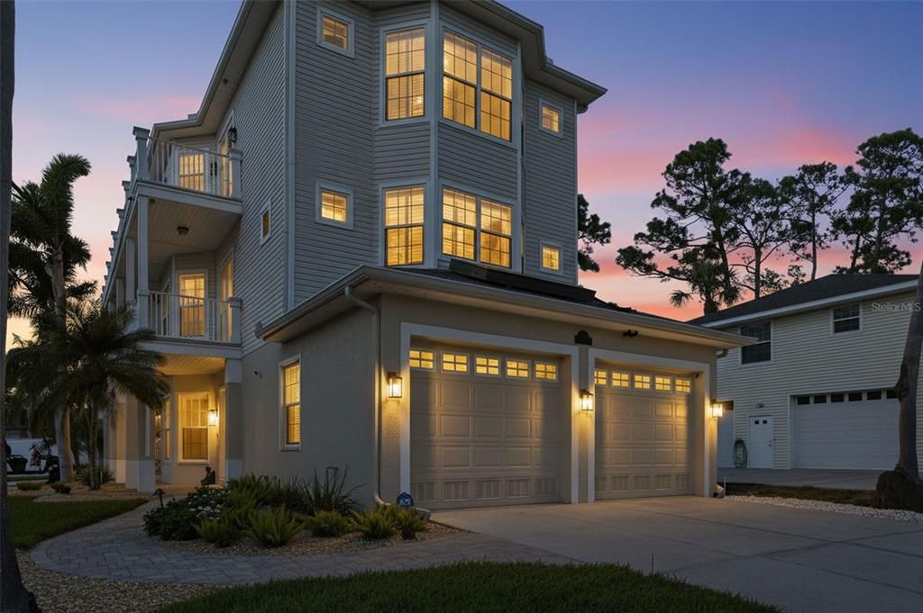 En Venta: $1,599,900 (4 camas, 3 baños, 3334 Pies cuadrados)