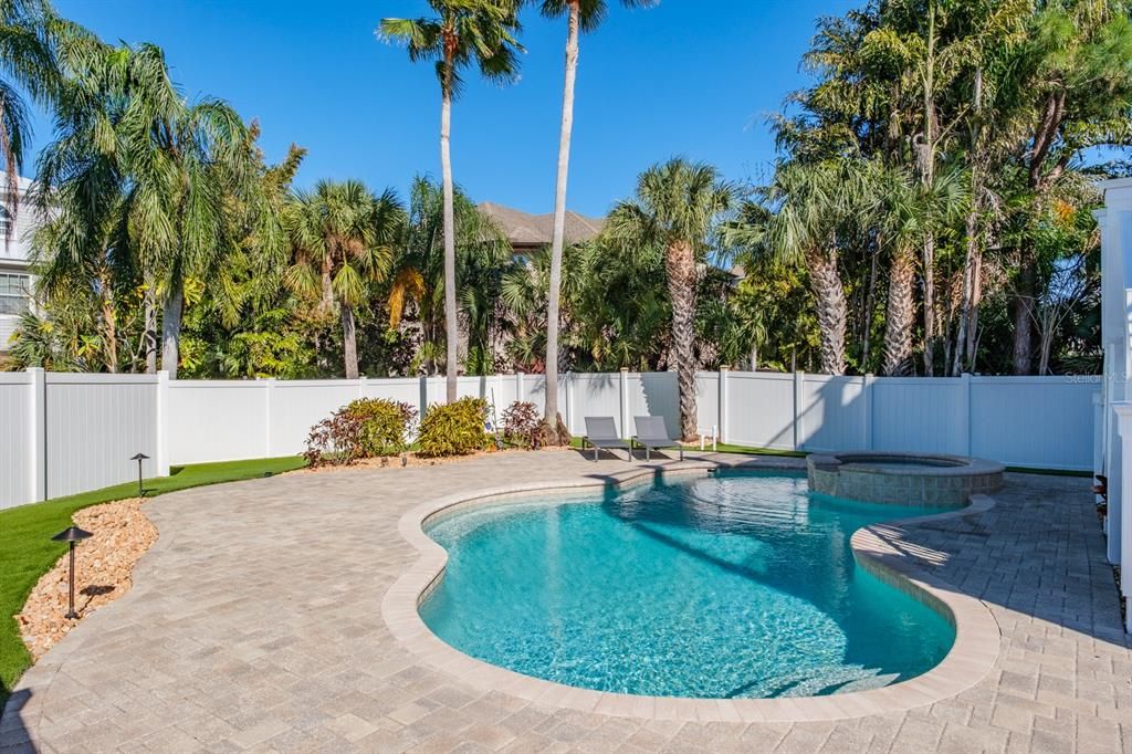 En Venta: $1,599,900 (4 camas, 3 baños, 3334 Pies cuadrados)