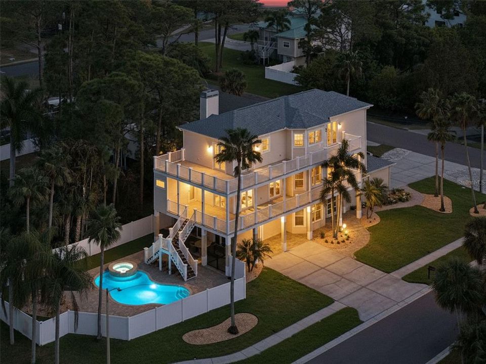 En Venta: $1,599,900 (4 camas, 3 baños, 3334 Pies cuadrados)
