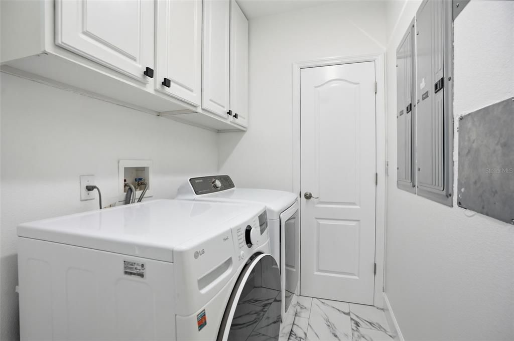 En Venta: $1,599,900 (4 camas, 3 baños, 3334 Pies cuadrados)