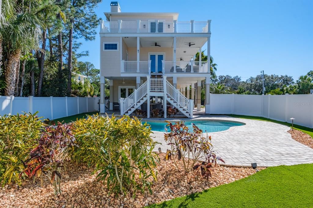 En Venta: $1,599,900 (4 camas, 3 baños, 3334 Pies cuadrados)