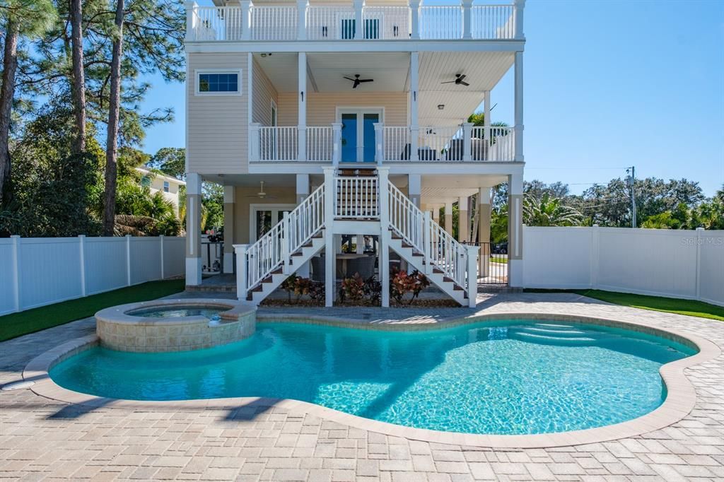En Venta: $1,599,900 (4 camas, 3 baños, 3334 Pies cuadrados)