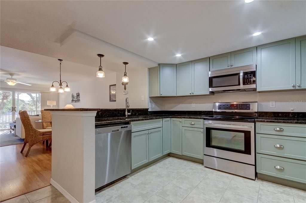 В аренду: $3,400 (3 спален, 3 ванн, 1749 Квадратных фут)