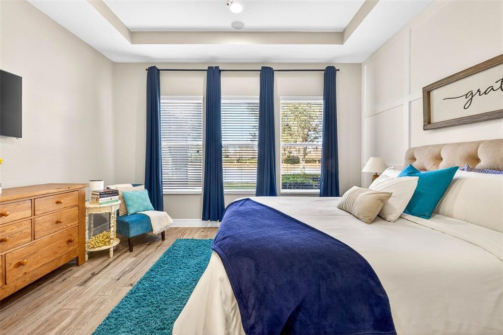 Под контрактом: $399,999 (3 спален, 2 ванн, 2418 Квадратных фут)