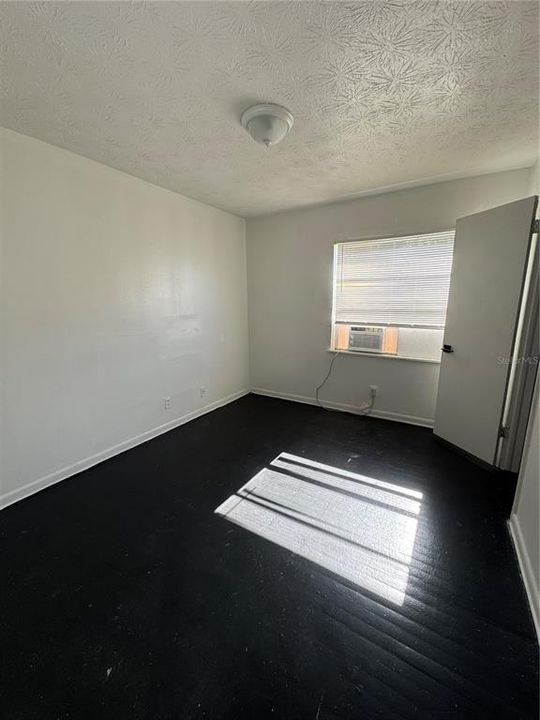 En Renta: $895 (3 camas, 1 baños, 1120 Pies cuadrados)