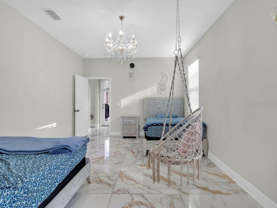 For Sale: $849,999 (5 beds, 4 baths, 3761 Square Feet)