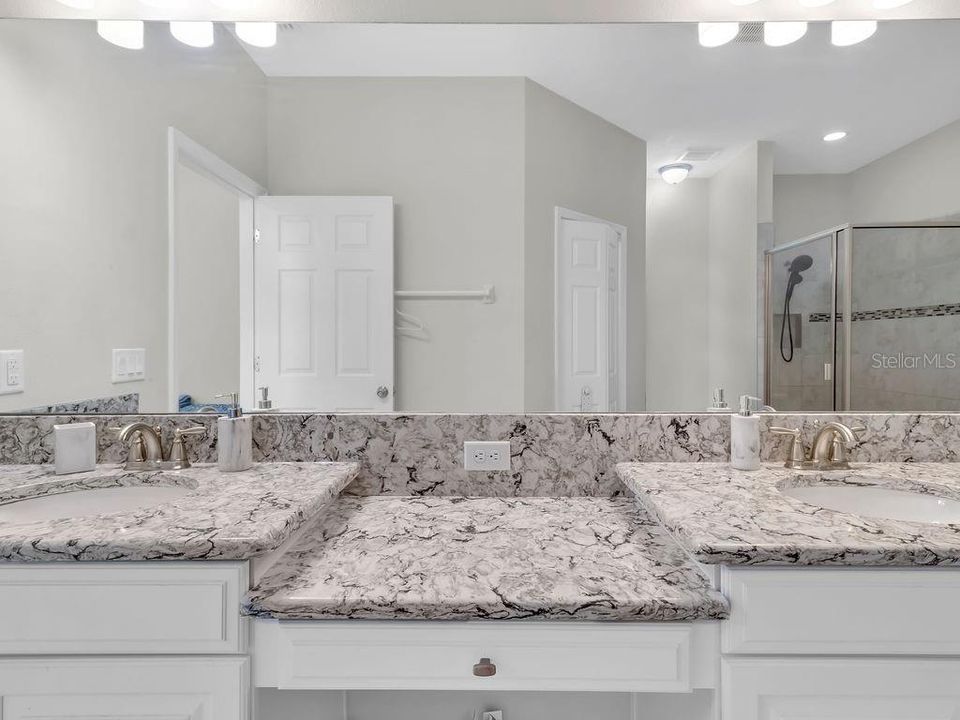 For Sale: $849,999 (5 beds, 4 baths, 3761 Square Feet)