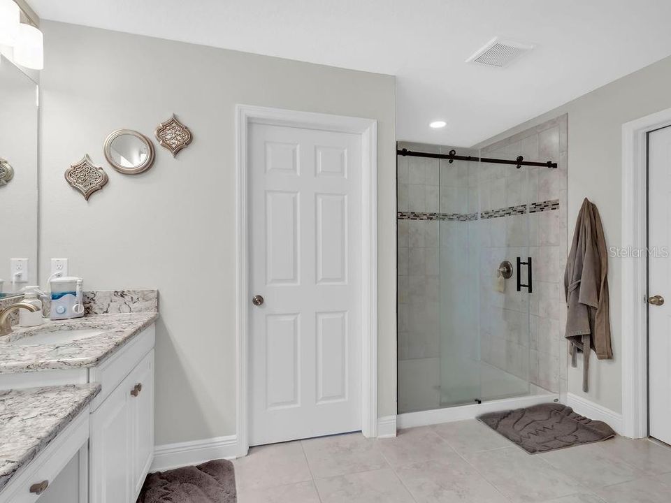 For Sale: $849,999 (5 beds, 4 baths, 3761 Square Feet)