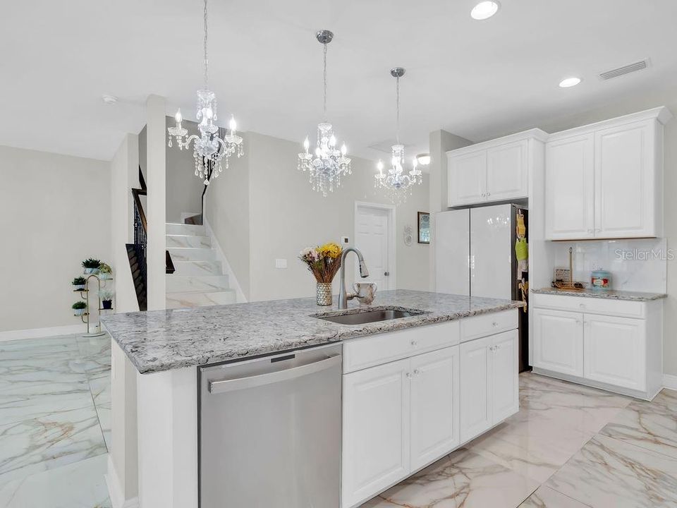 For Sale: $849,999 (5 beds, 4 baths, 3761 Square Feet)