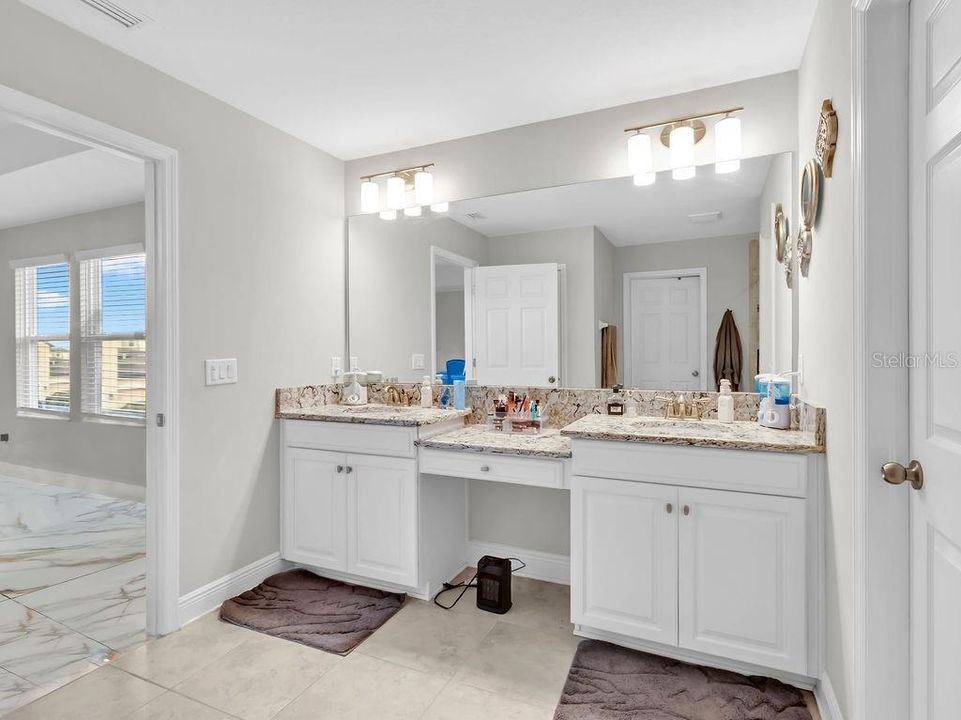 For Sale: $849,999 (5 beds, 4 baths, 3761 Square Feet)
