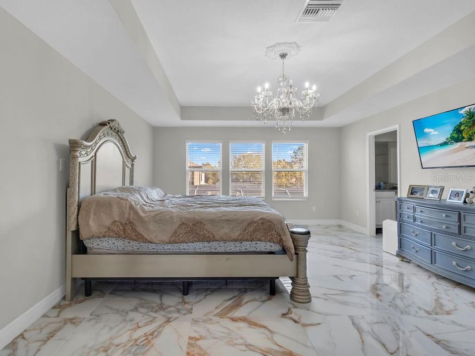 For Sale: $849,999 (5 beds, 4 baths, 3761 Square Feet)