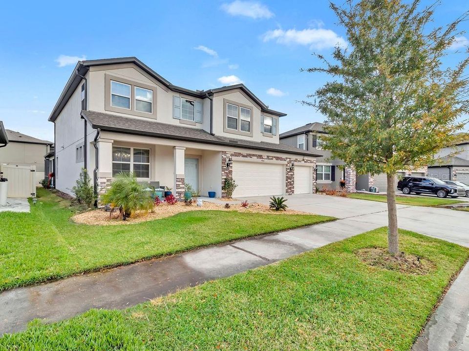 For Sale: $849,999 (5 beds, 4 baths, 3761 Square Feet)