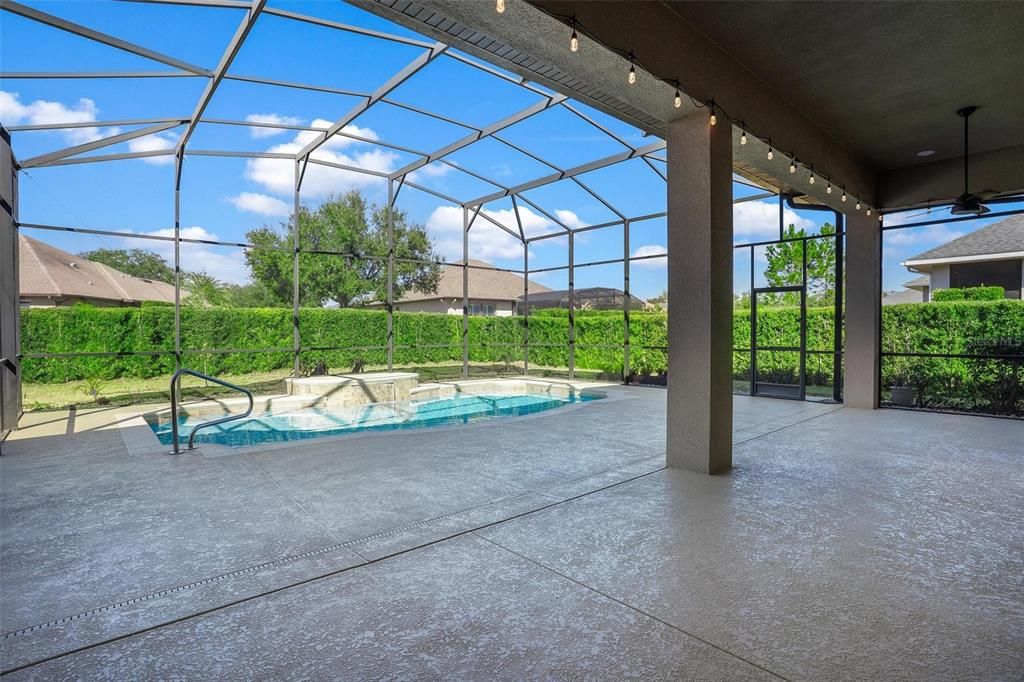 Activo con contrato: $689,000 (3 camas, 3 baños, 2512 Pies cuadrados)