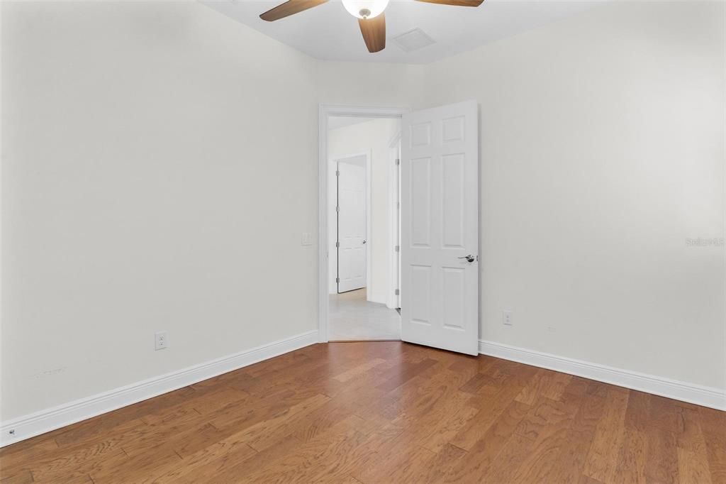 Activo con contrato: $689,000 (3 camas, 3 baños, 2512 Pies cuadrados)