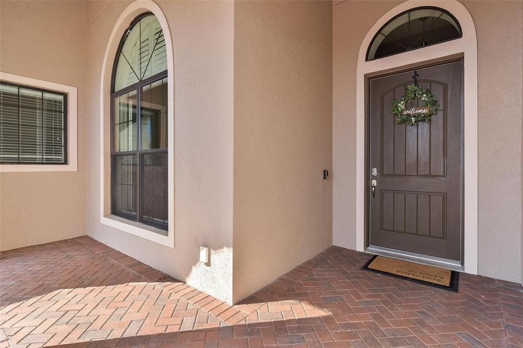 Activo con contrato: $689,000 (3 camas, 3 baños, 2512 Pies cuadrados)