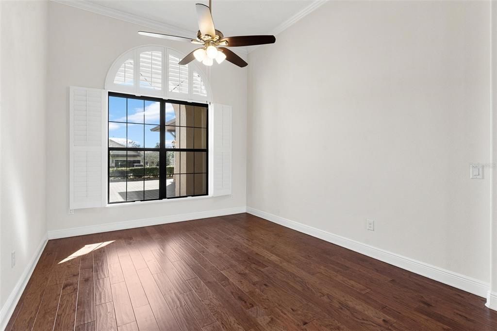Activo con contrato: $689,000 (3 camas, 3 baños, 2512 Pies cuadrados)
