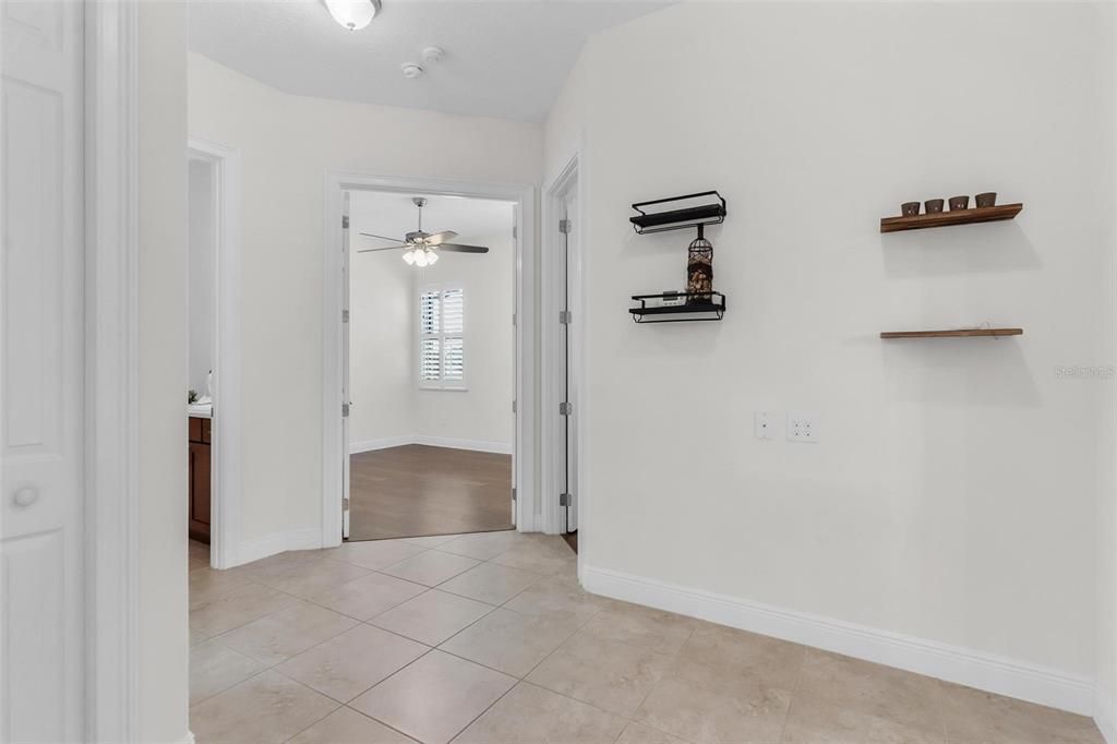 Activo con contrato: $689,000 (3 camas, 3 baños, 2512 Pies cuadrados)