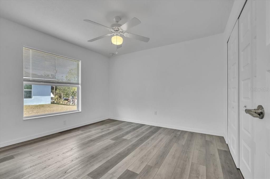 Activo con contrato: $240,000 (3 camas, 2 baños, 1228 Pies cuadrados)