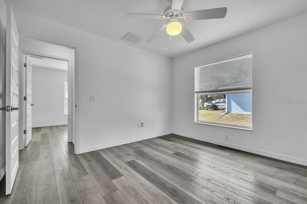 Activo con contrato: $240,000 (3 camas, 2 baños, 1228 Pies cuadrados)