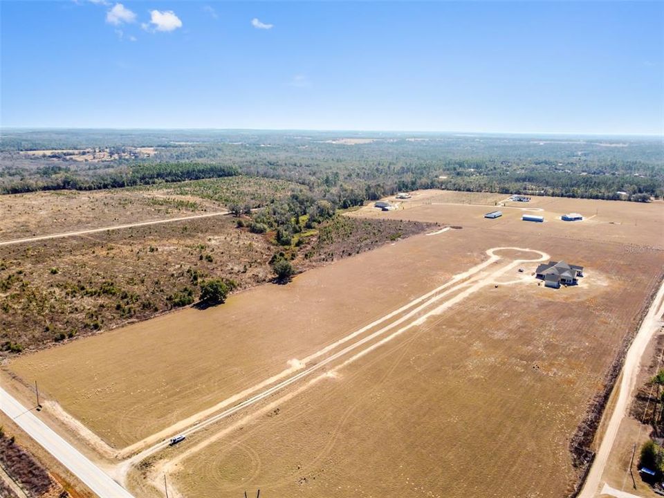 En Venta: $330,000 (3.20 acres)