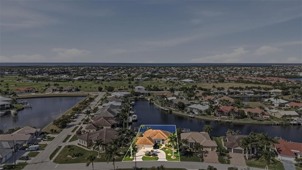 Recently Sold: $589,900 (3 beds, 3 baths, 1917 Square Feet)