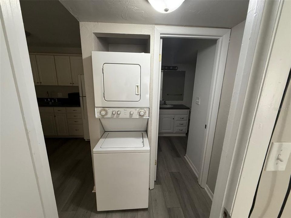 For Rent: $1,200 (1 beds, 1 baths, 580 Square Feet)