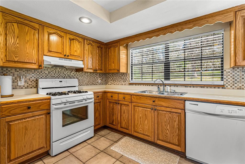 For Sale: $649,900 (3 beds, 2 baths, 1760 Square Feet)