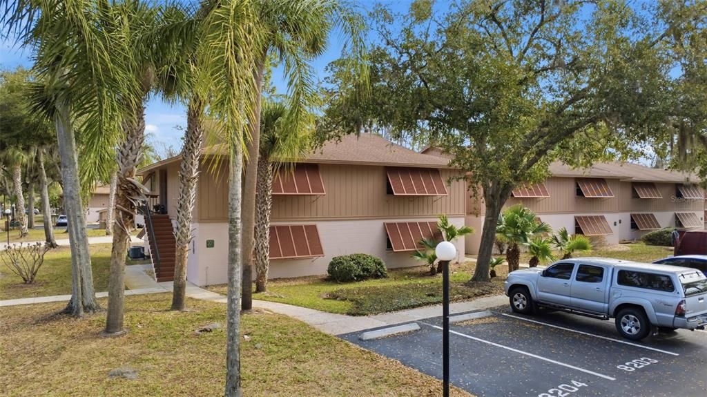 For Sale: $223,900 (2 beds, 2 baths, 897 Square Feet)