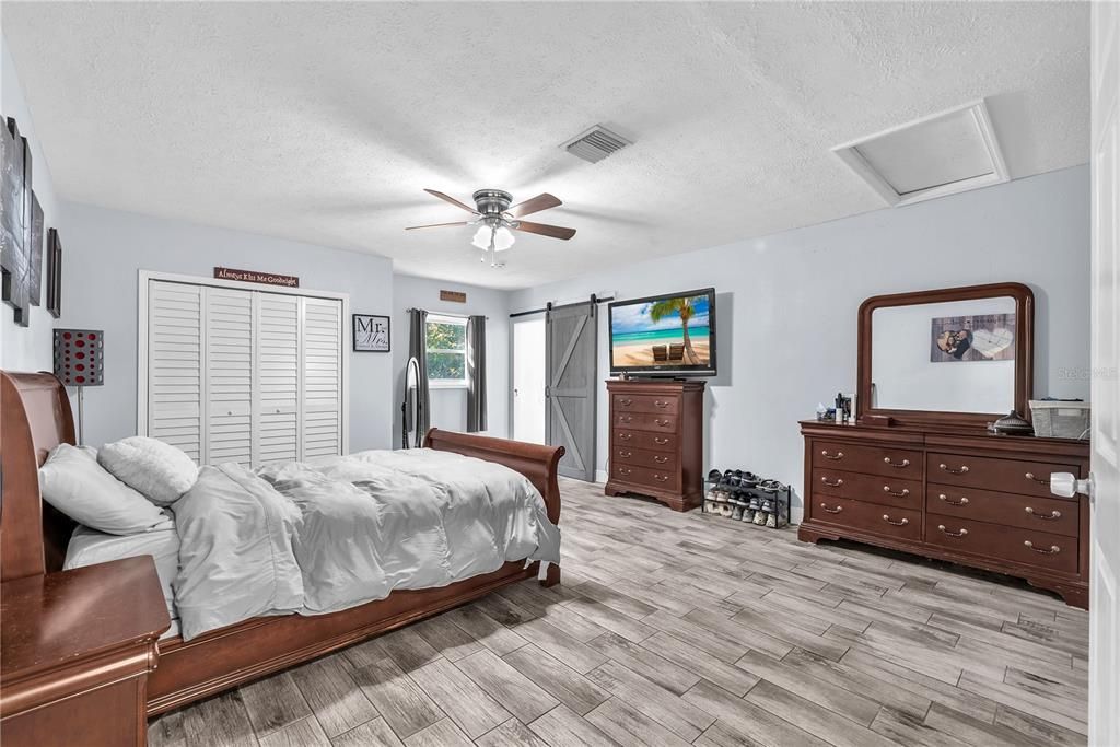 Activo con contrato: $639,900 (4 camas, 3 baños, 2068 Pies cuadrados)