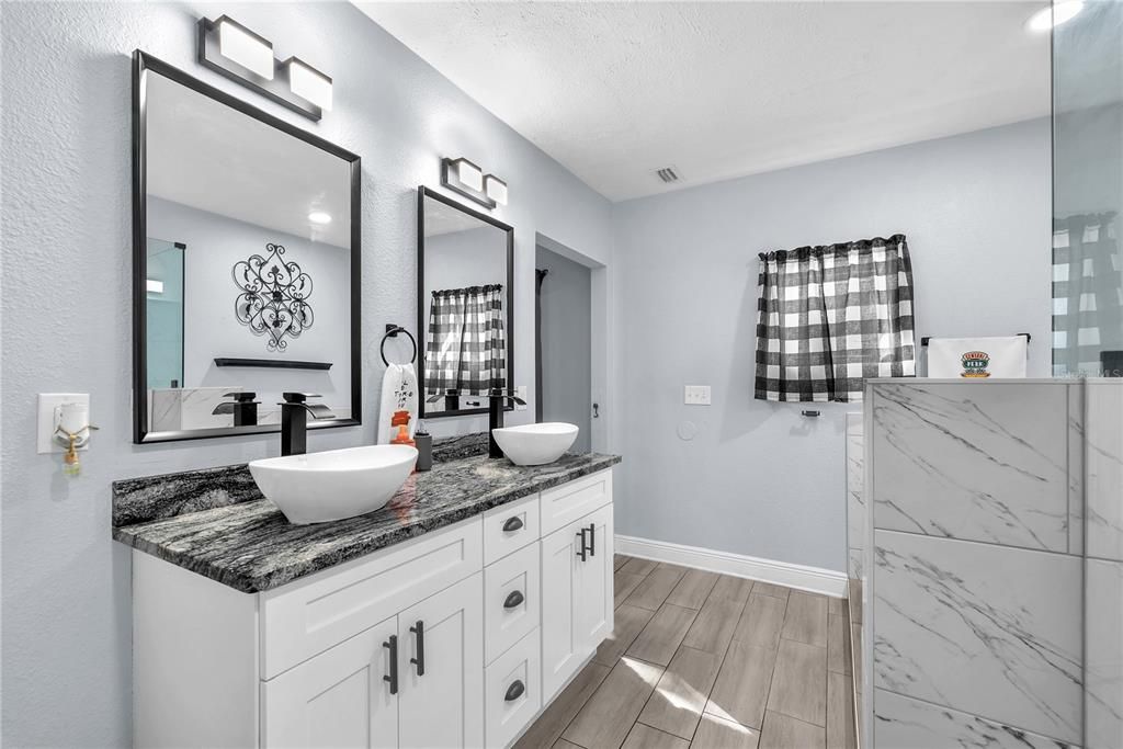 Activo con contrato: $639,900 (4 camas, 3 baños, 2068 Pies cuadrados)