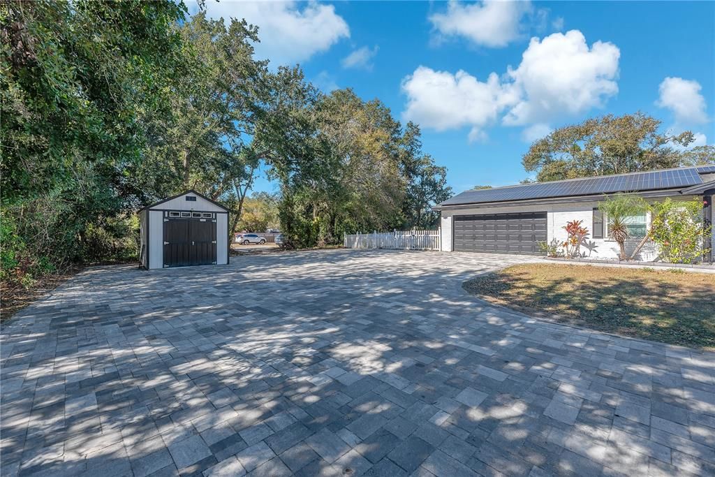 Activo con contrato: $639,900 (4 camas, 3 baños, 2068 Pies cuadrados)