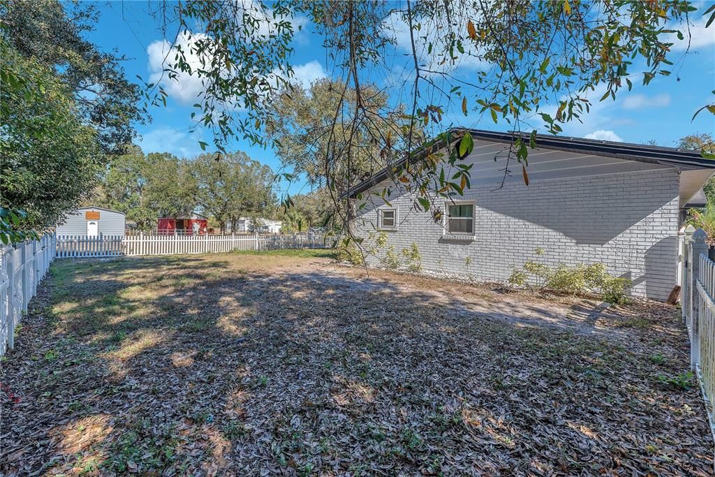Activo con contrato: $639,900 (4 camas, 3 baños, 2068 Pies cuadrados)