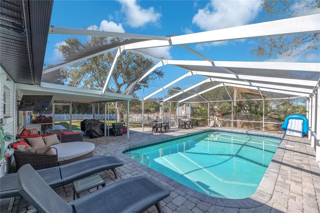 Activo con contrato: $639,900 (4 camas, 3 baños, 2068 Pies cuadrados)