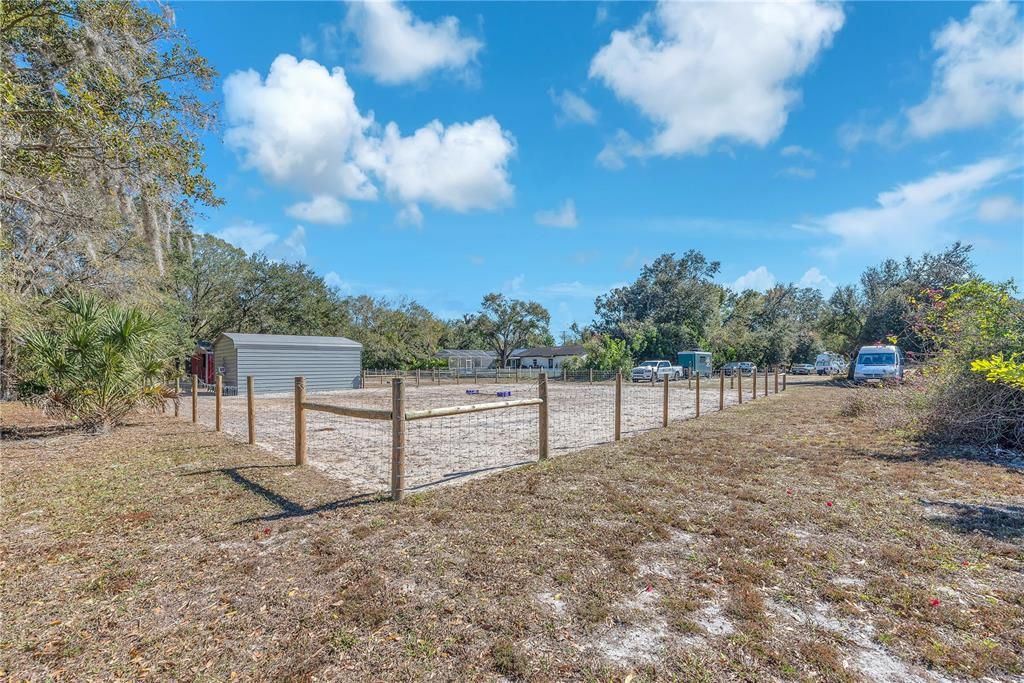 Activo con contrato: $639,900 (4 camas, 3 baños, 2068 Pies cuadrados)