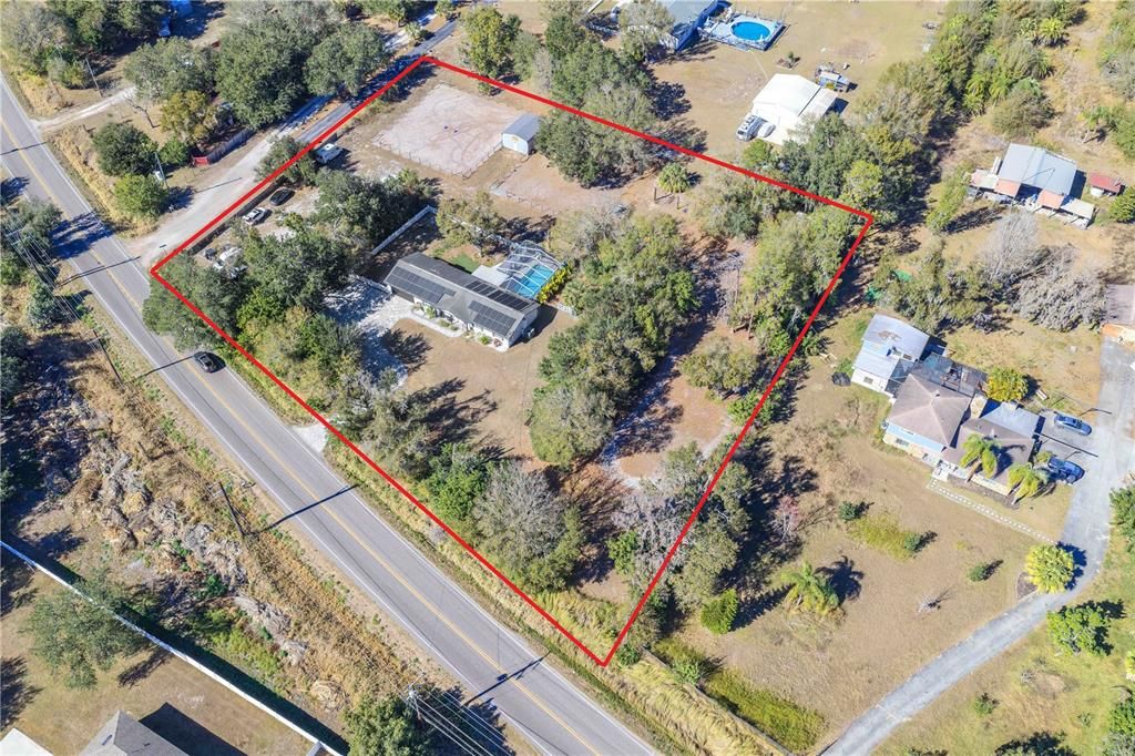Activo con contrato: $639,900 (4 camas, 3 baños, 2068 Pies cuadrados)