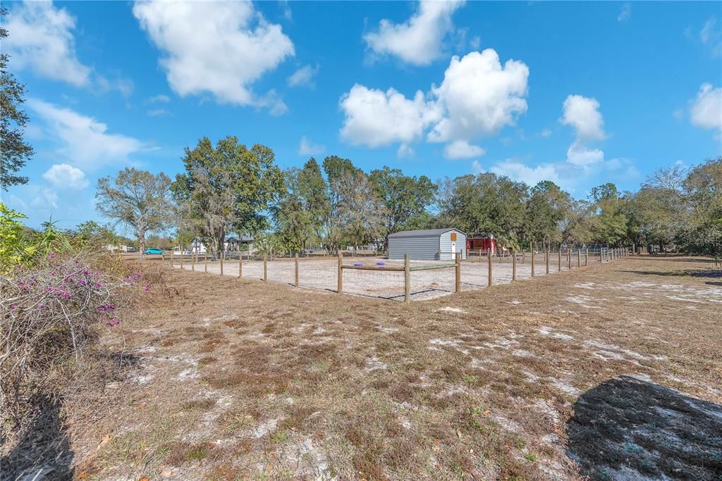Activo con contrato: $639,900 (4 camas, 3 baños, 2068 Pies cuadrados)