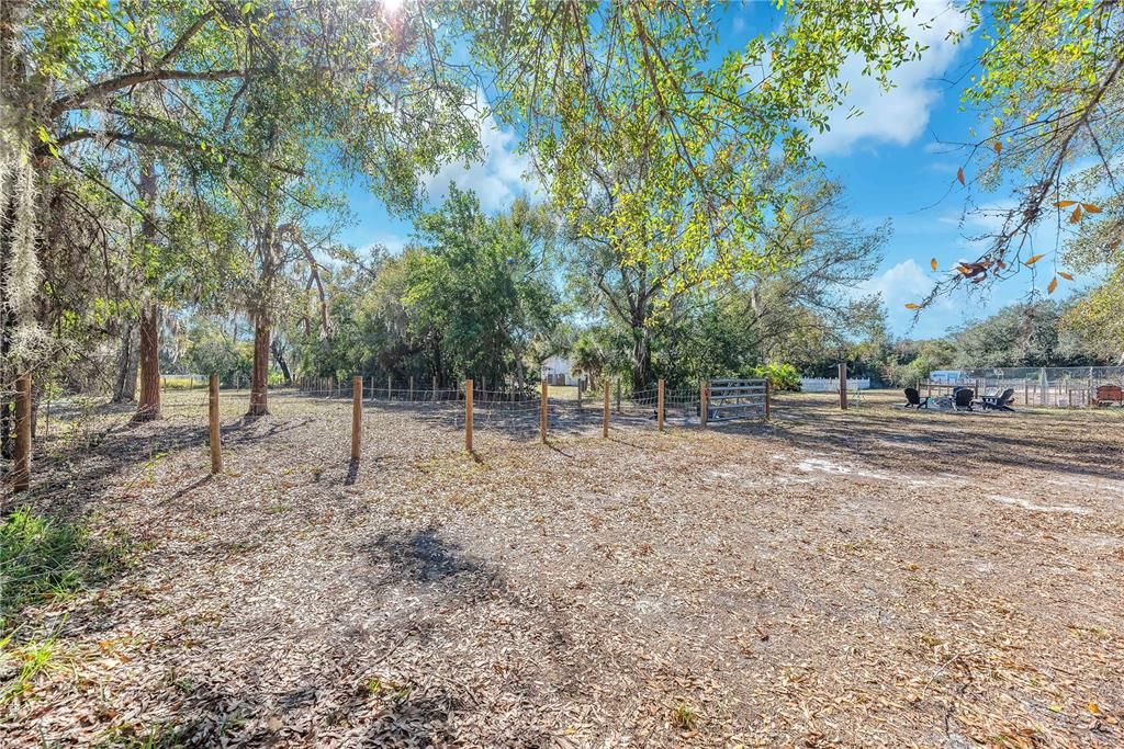 Activo con contrato: $639,900 (4 camas, 3 baños, 2068 Pies cuadrados)