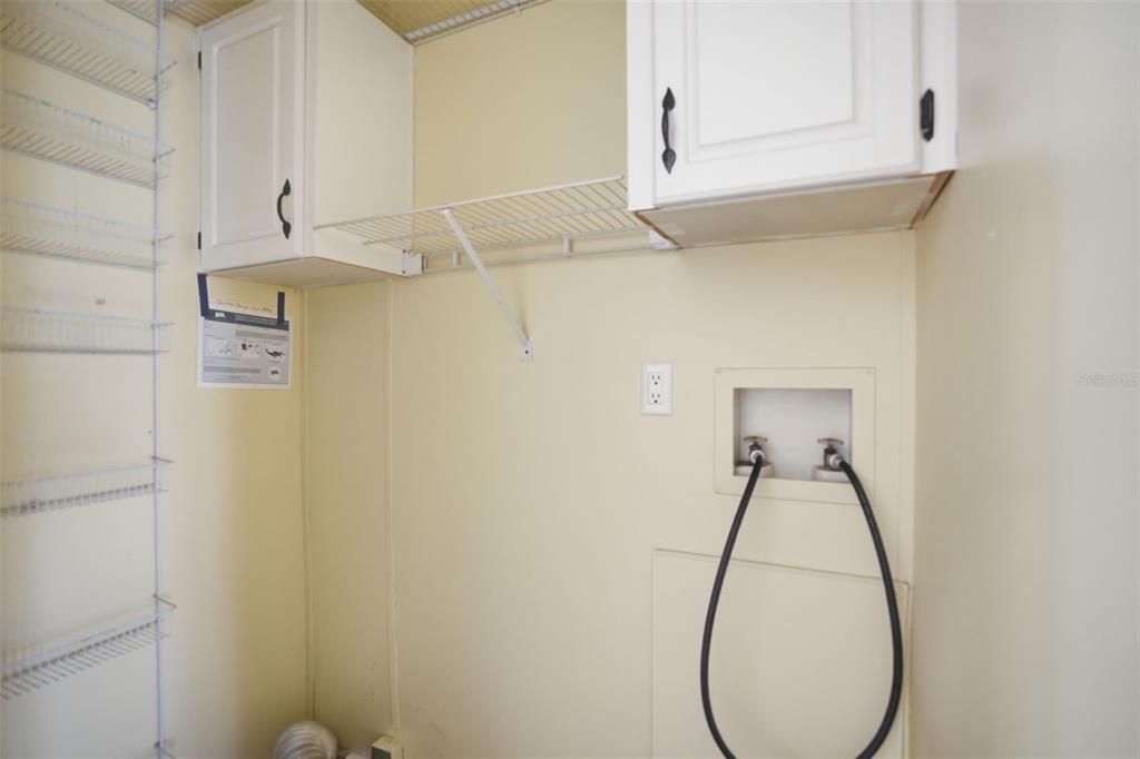 For Sale: $235,000 (2 beds, 2 baths, 824 Square Feet)