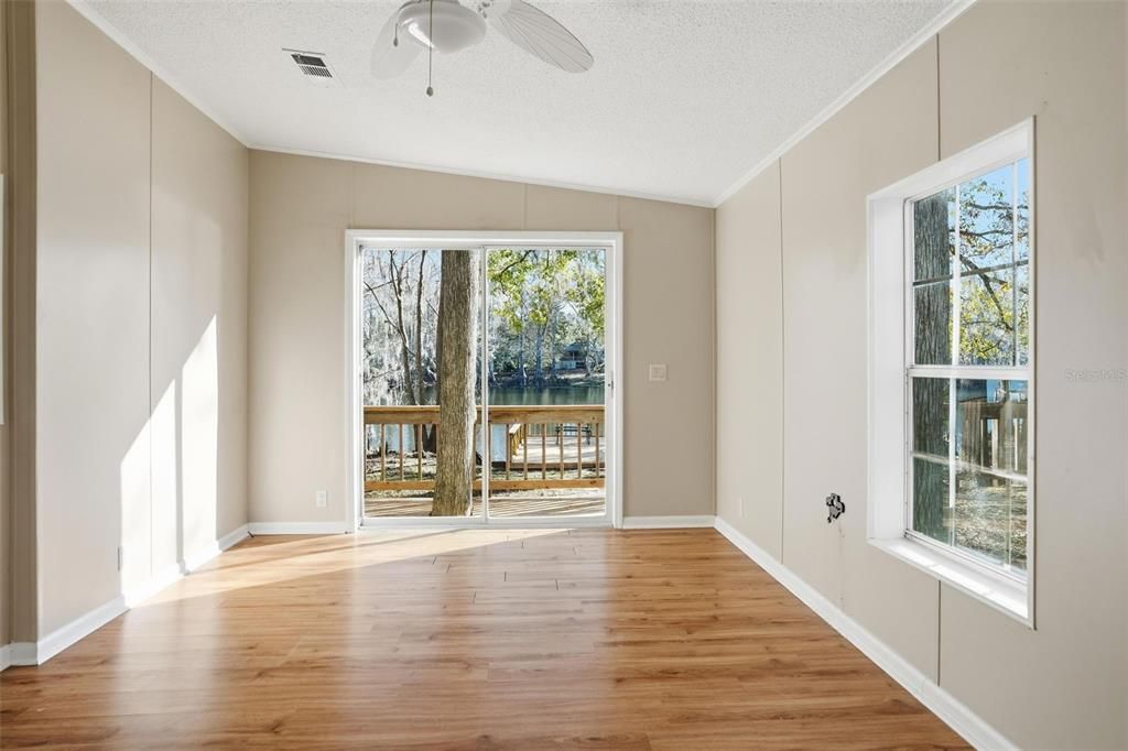 For Sale: $235,000 (2 beds, 2 baths, 824 Square Feet)