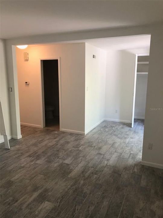 Active With Contract: $1,900 (3 beds, 2 baths, 1299 Square Feet)